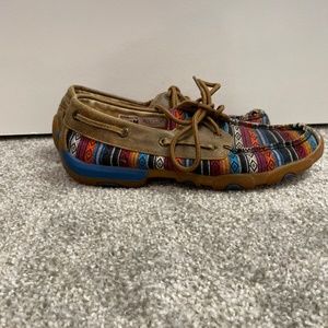 Women’s twisted x